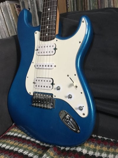 AXL GUITARS (ストラトキャスター タイプ) AXL Guitars(ストラトキャスター タイプ サンバースト) ギター