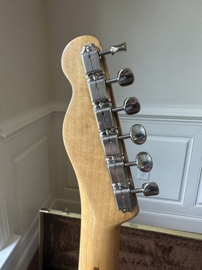 Fender_AV_02.jpg